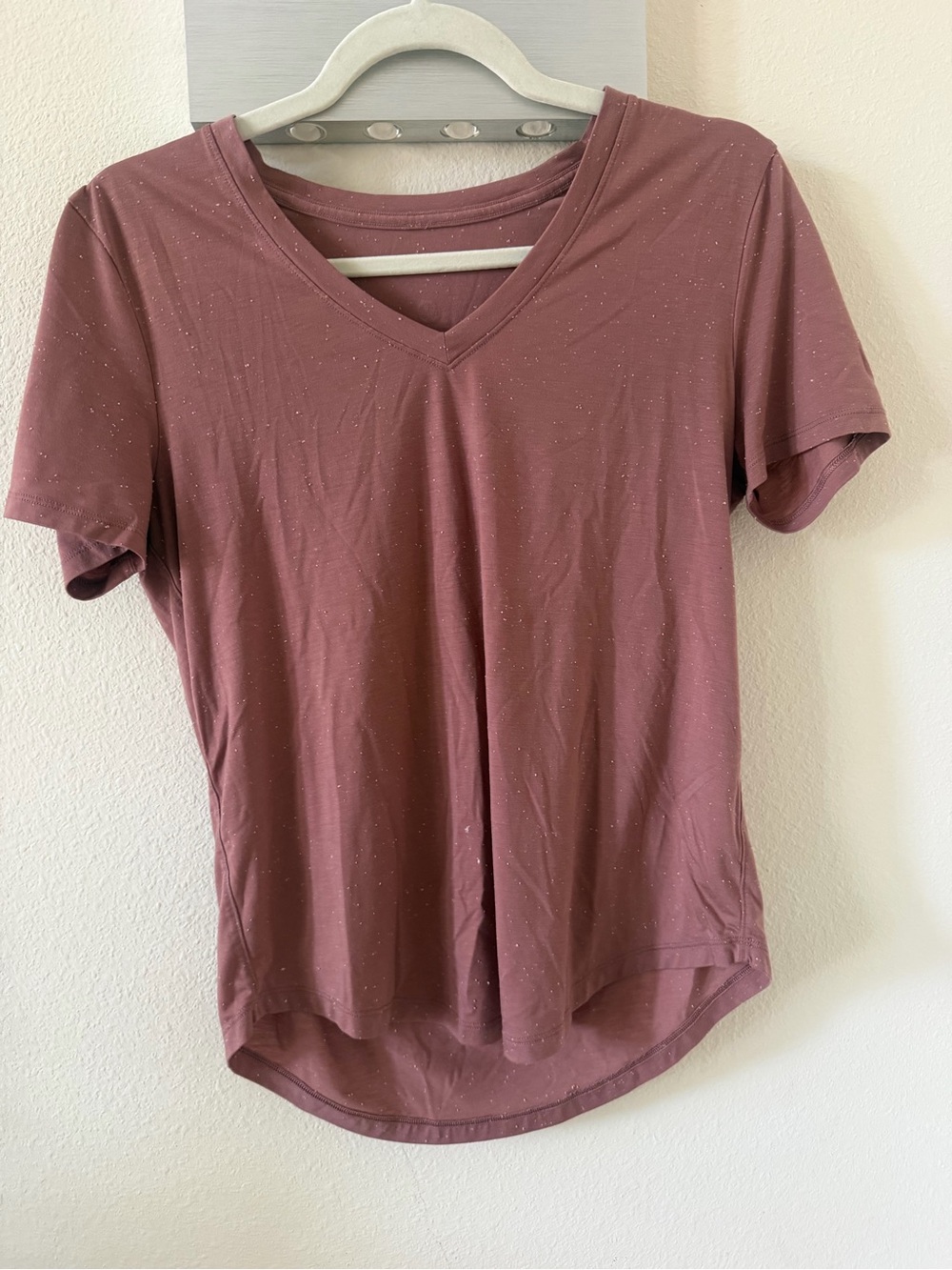 Lululemon comfy v neck athletic wear t shirt